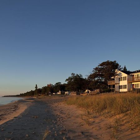 Huron House Oscoda Exterior photo