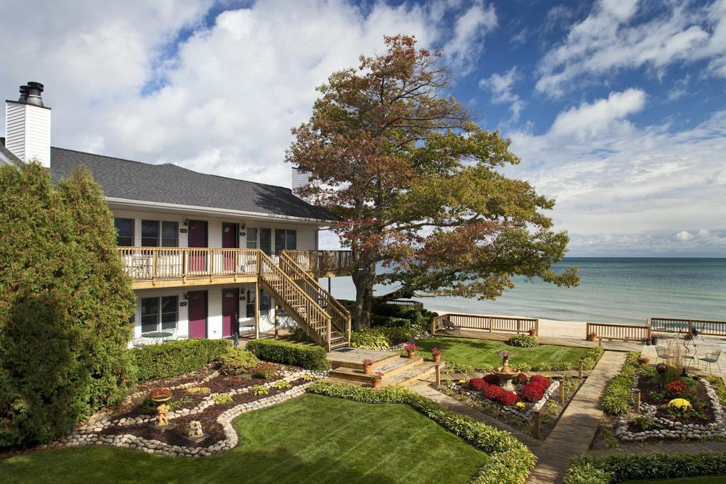 Huron House Oscoda Exterior photo