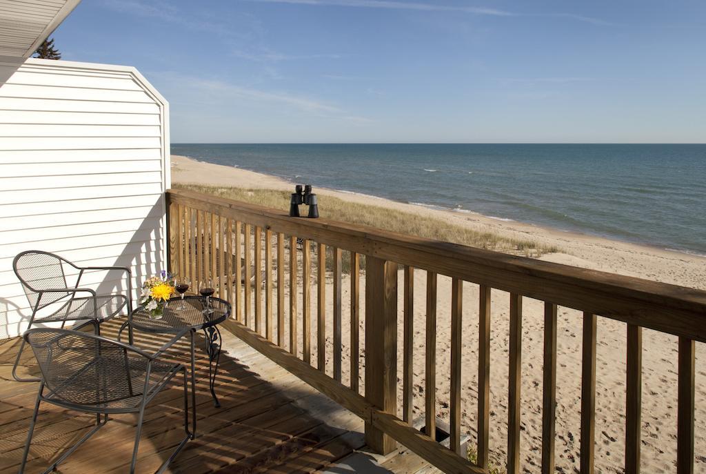 Huron House Oscoda Exterior photo