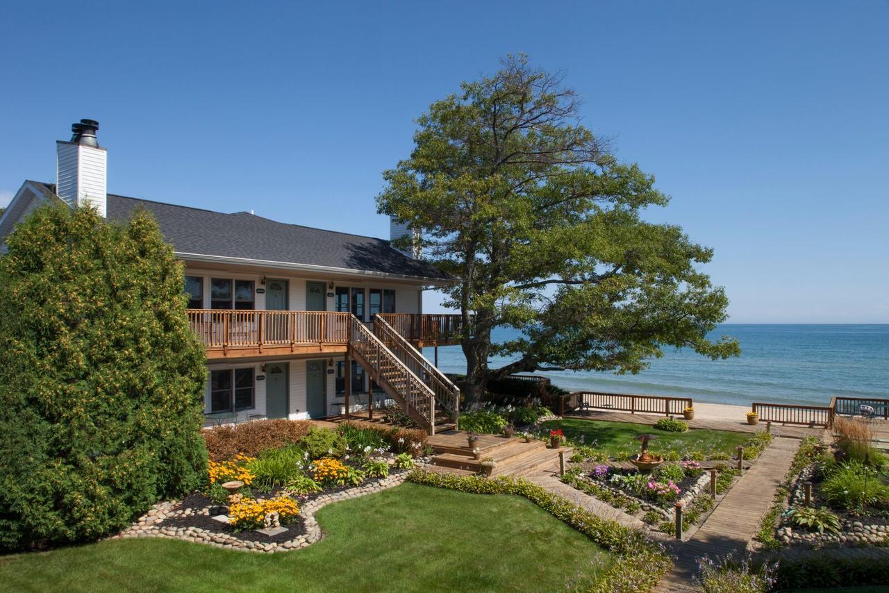 Huron House Oscoda Exterior photo